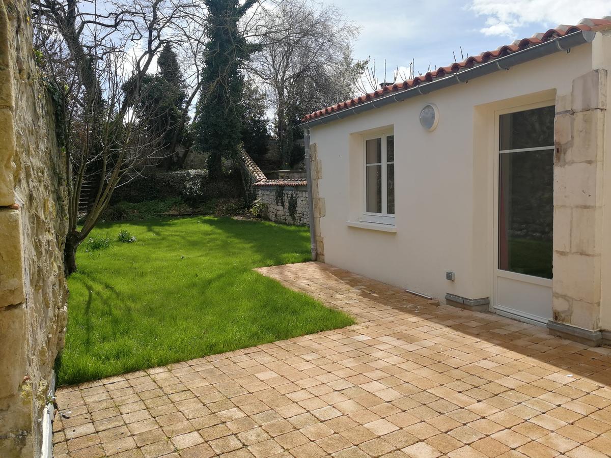 Appartement Un jardin sur le toit - Saintes Extérieur photo